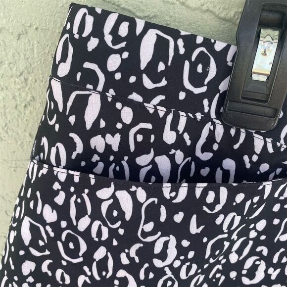 Chico's Women's Skort Size 16 Multicolor Animal Print Casual - Picture 3 of 8